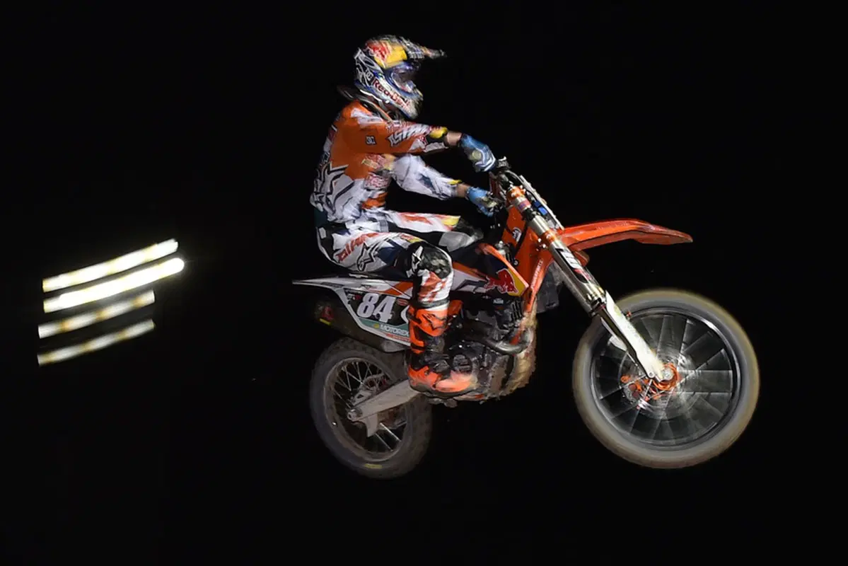 MXGP. vincono Gara 2 sulla pista del Qatar (3)