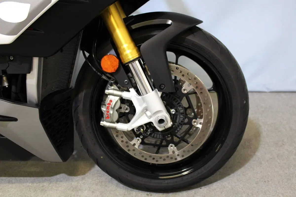 Aprilia Tuono V4 (2021 - 24) (9)