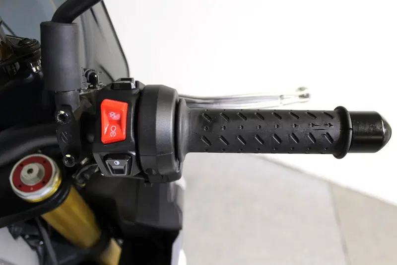 Aprilia Tuono V4 (2021 - 24) (13)