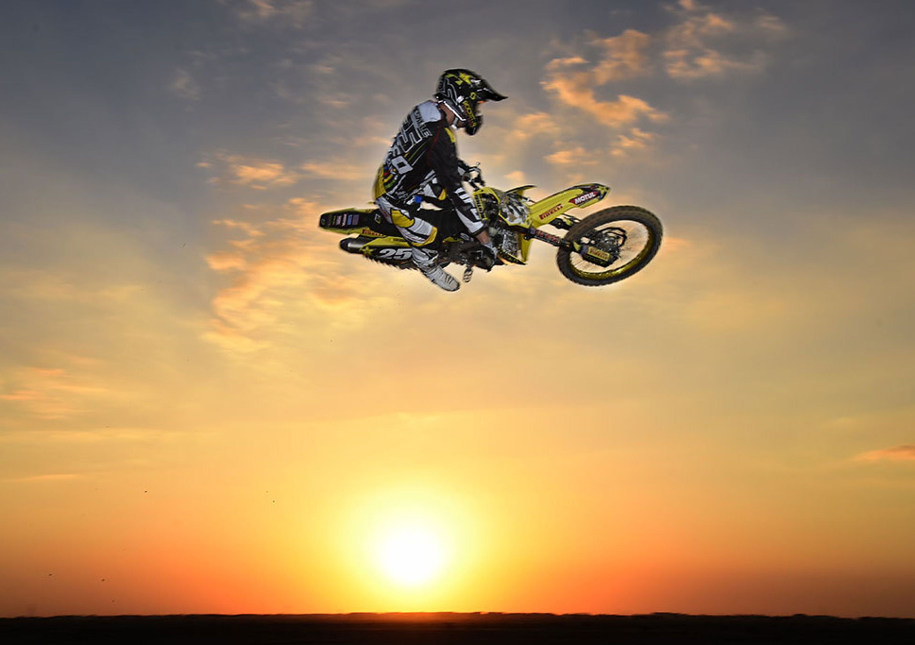 Motocross. GP del Qatar, le foto pi&ugrave; spettacolari