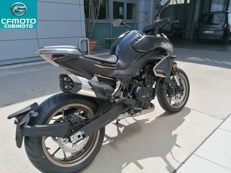 CFMOTO 800NK Sport (2023 - 26) (6)