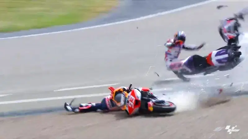 MotoGP 2023. GP di Germania. Johann Zarco e l'incidente con Marc Marquez: "Non sono uno stupido e lui non pu&ograve; dare la colpa a me. &Egrave; semplicemente ridicolo"