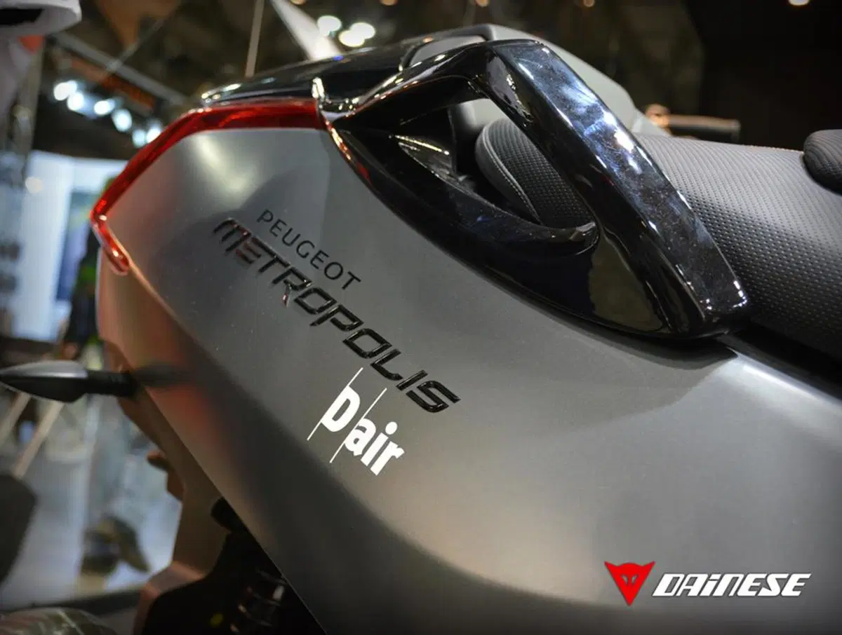 Dainese e Peugeot Scooters insieme al servizio della sicurezza (2)