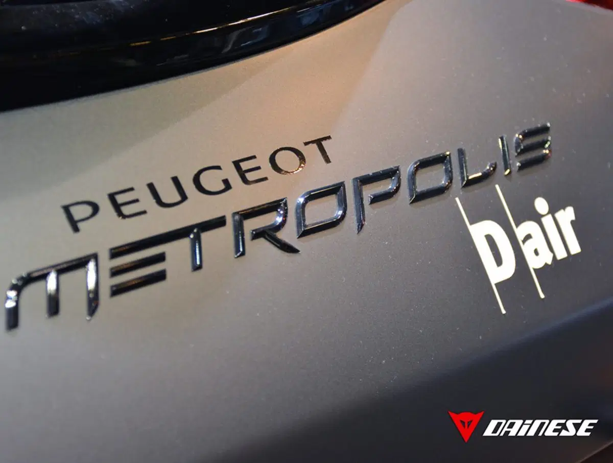 Dainese e Peugeot Scooters insieme al servizio della sicurezza (4)