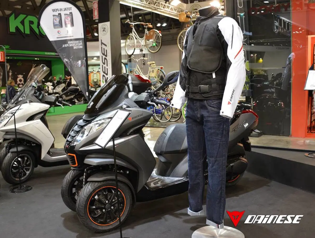 Dainese e Peugeot Scooters insieme al servizio della sicurezza (8)