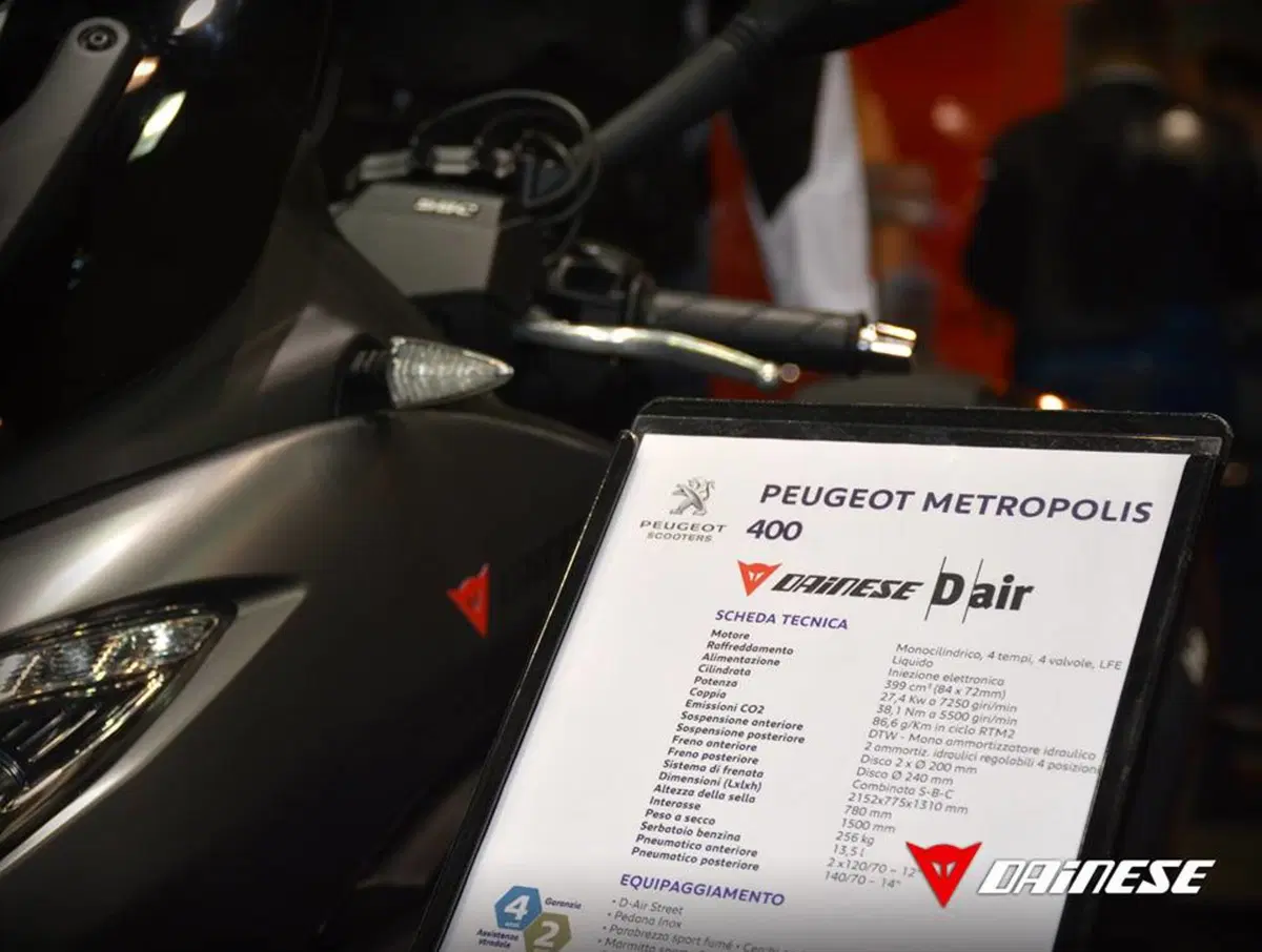 Dainese e Peugeot Scooters insieme al servizio della sicurezza (11)