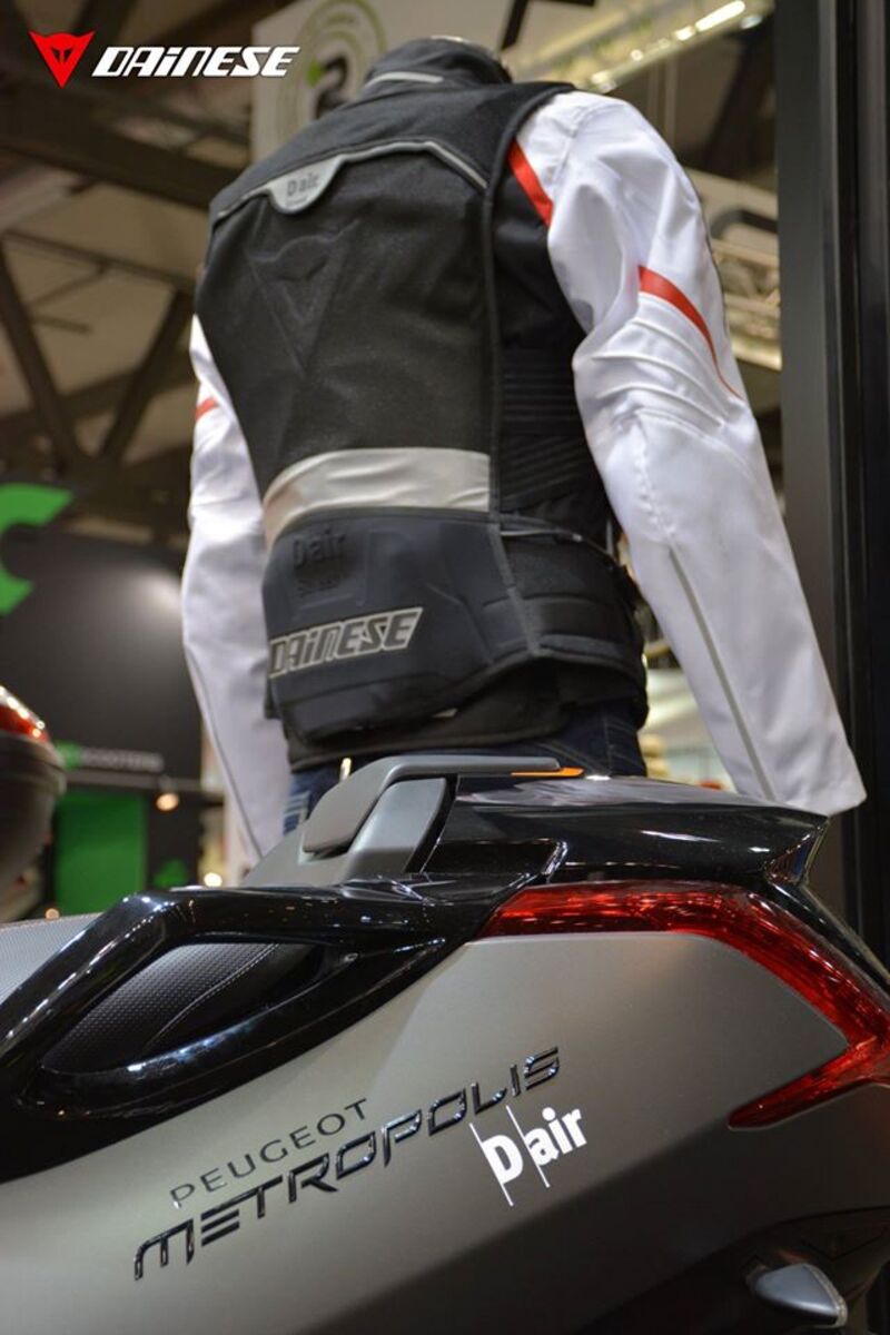 Dainese e Peugeot Scooters insieme al servizio della sicurezza