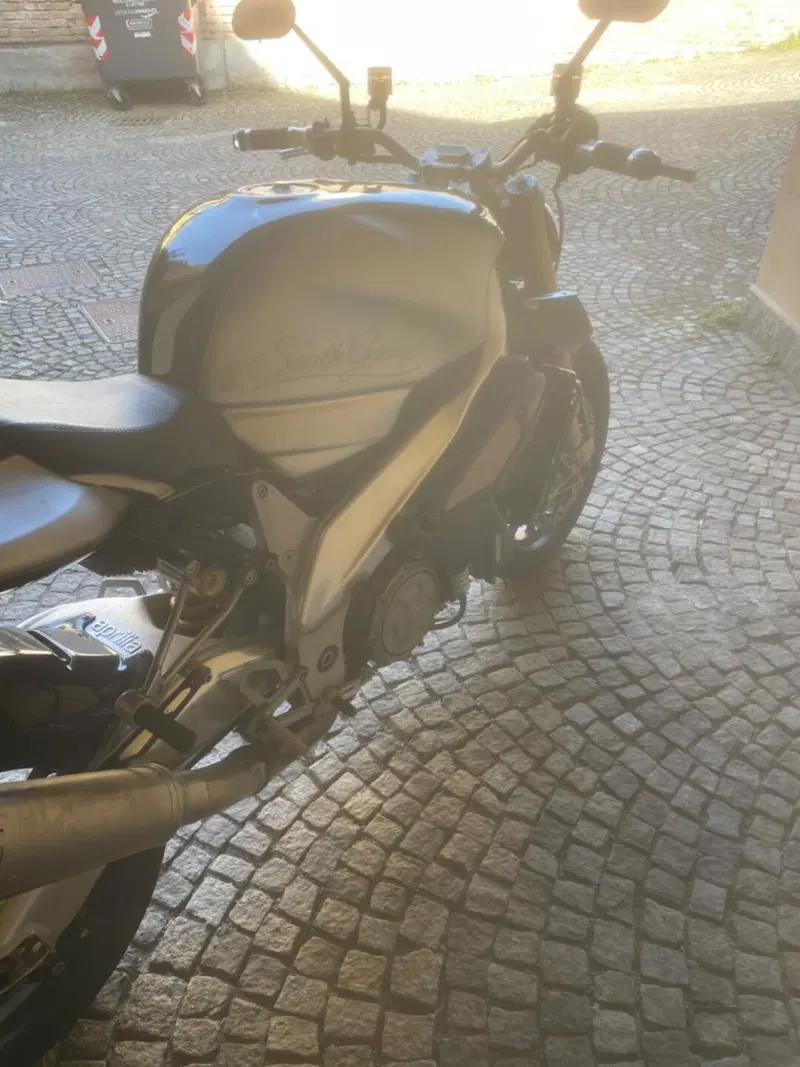 Aprilia RSV 1000 (1998 - 99) (4)