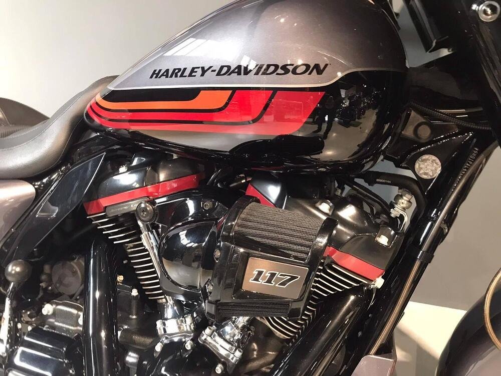 Harley-Davidson 117 Street Glide (2018 - 20) - FLHXSE (4)