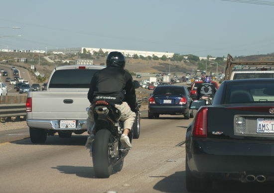 Lane splitting, rivoluzione epocale negli USA?