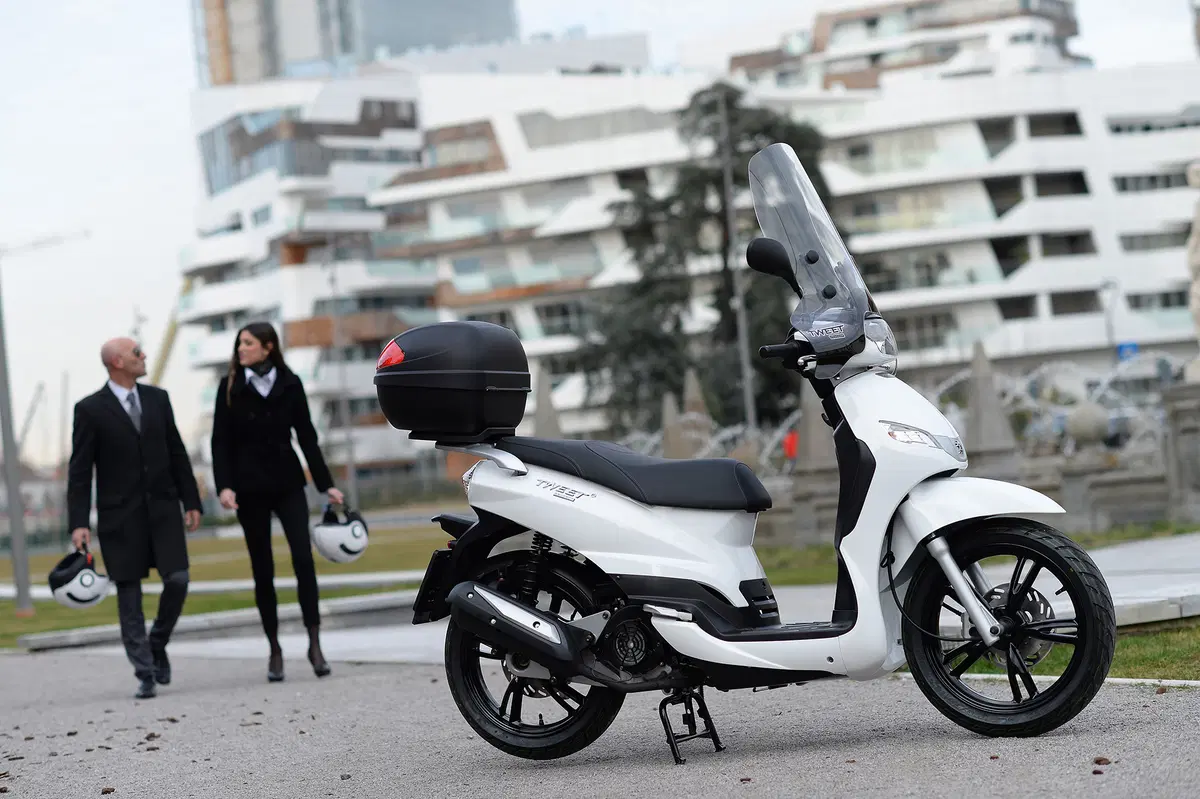 Nuovo Peugeot Tweet2 (4)