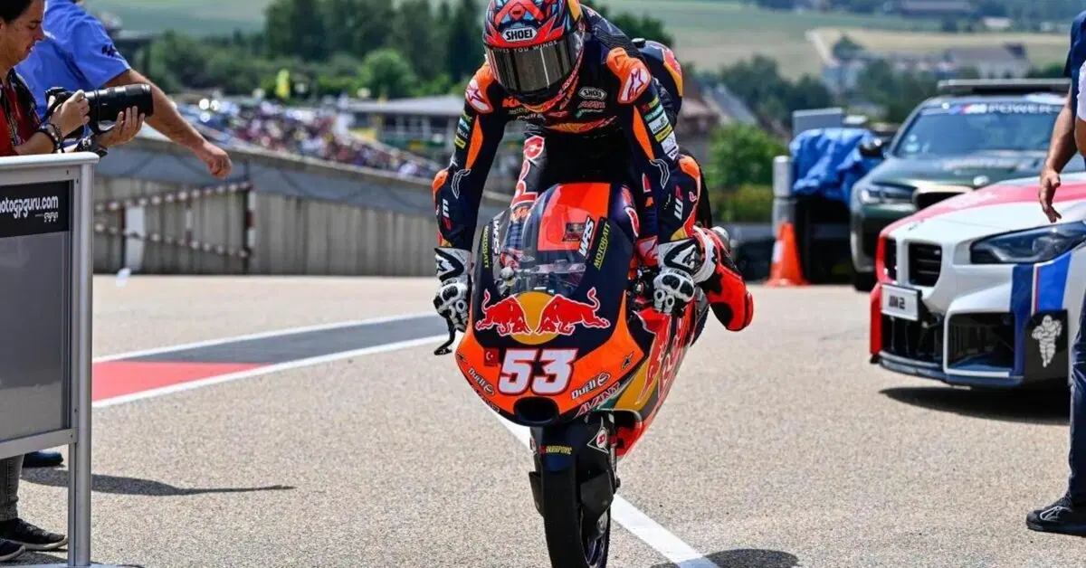 MotoGP 2023. GP di Germania. In Moto3 vince all'ultima curva Deniz Oncu! Primo italiano Stefano Nepa