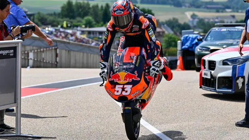 MotoGP 2023. GP di Germania. In Moto3 vince all'ultima curva Deniz Oncu! Primo italiano Stefano Nepa