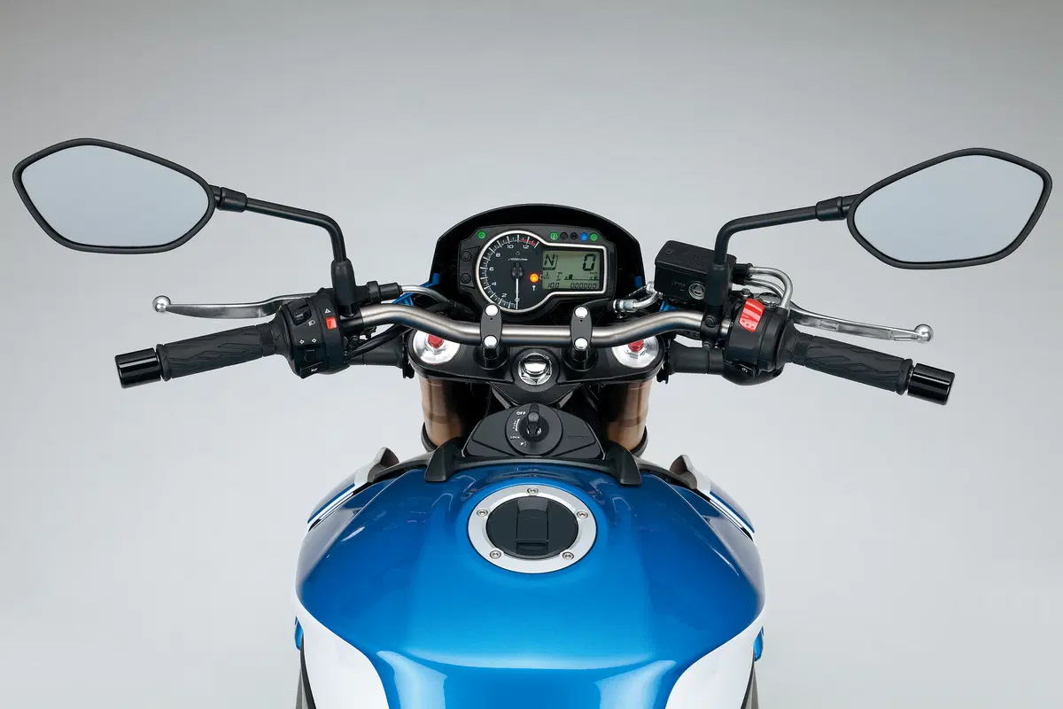 Suzuki GSR 750 GSR 750 Z (2014 - 15) (2)
