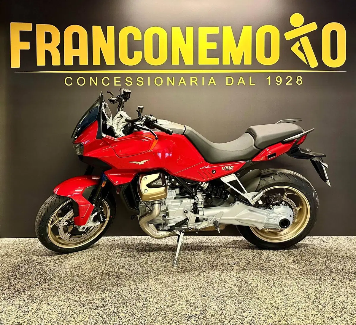 Moto Guzzi V100 Mandello (2022 - 24) (5)