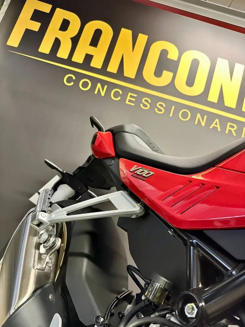 Moto Guzzi V100 Mandello (2022 - 24) (10)