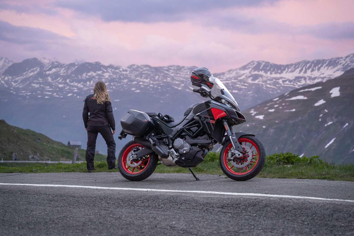 Ecco la nuova livrea Thrilling Black & Street Grey per la Ducati Multistrada V2 S