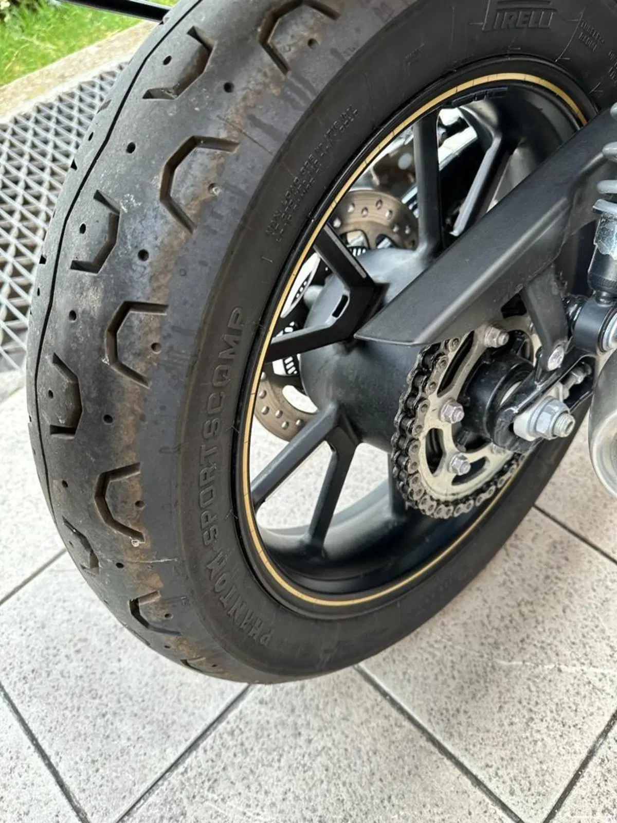 Triumph Street Twin 900 (2021 - 22) (8)