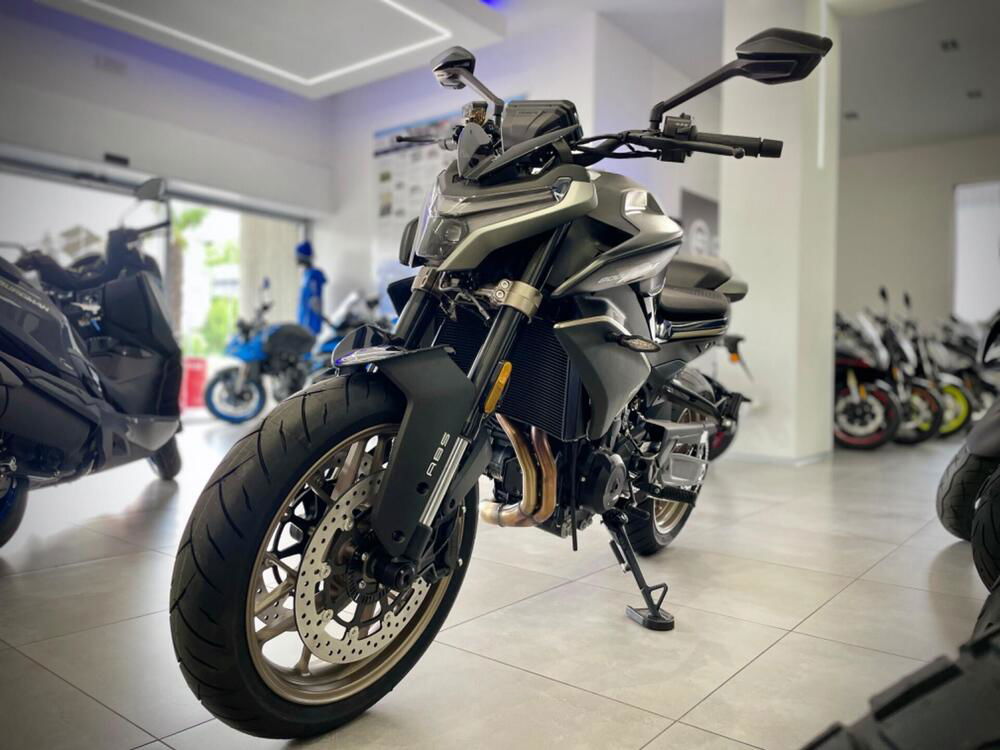 CFMOTO 800NK Sport (2023 - 24) (2)