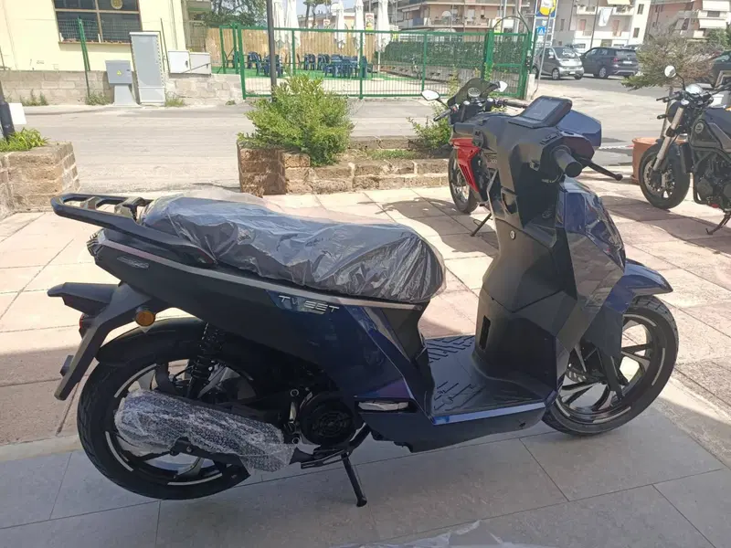 Peugeot Tweet 125 FL Allure (2023 - 25) (2)