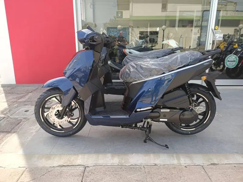 Peugeot Tweet 125 FL Allure (2023 - 25) (5)