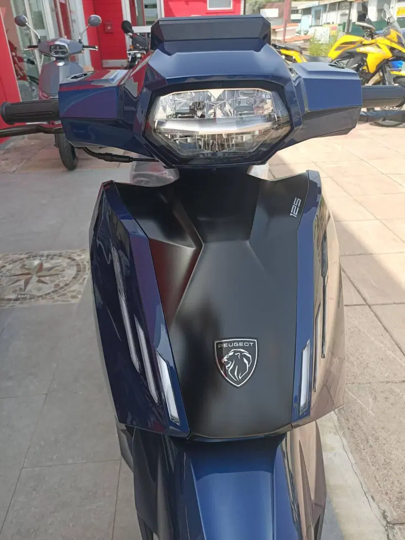Peugeot Tweet 125 FL Allure (2023 - 25) (7)