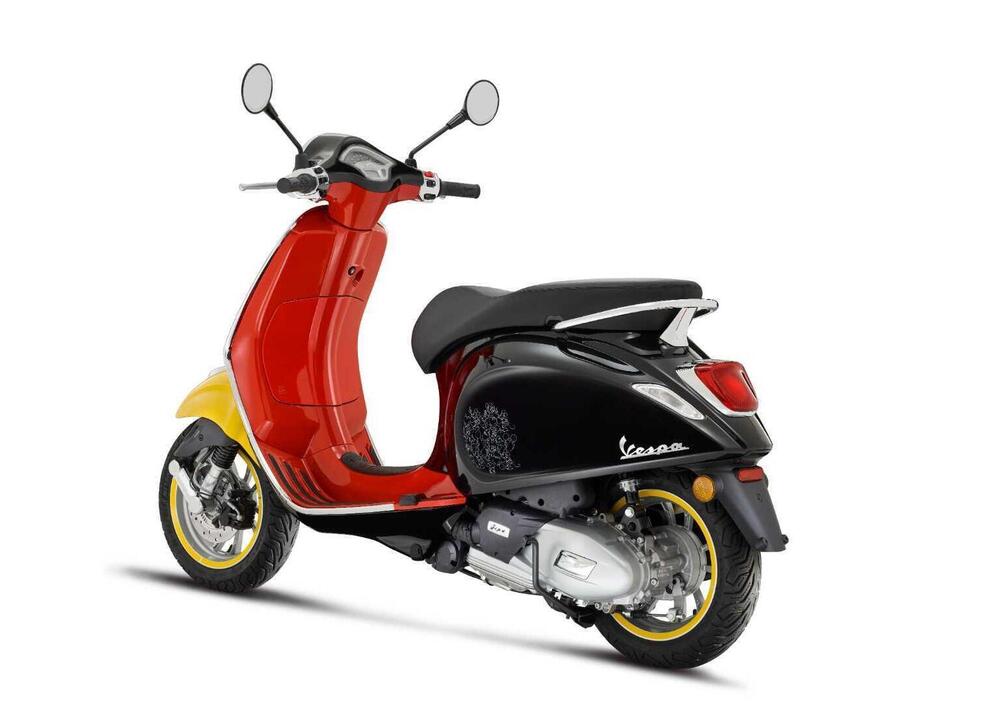 Vespa Primavera 50 Disney Mickey Mouse Edition by Vespa (2023 - 24) (3)