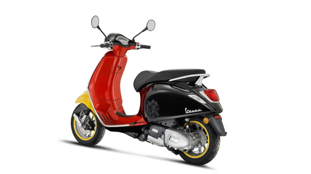 Vespa Primavera 125 Primavera 125 Disney Mickey Mouse Edition by Vespa (2023 - 24) (3)