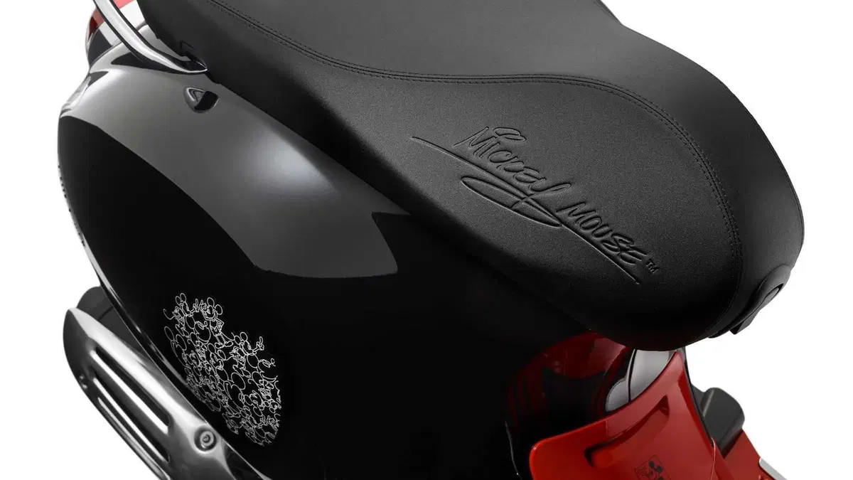 Vespa Primavera 125 Primavera 125 Disney Mickey Mouse Edition by Vespa (2023 - 24) (9)