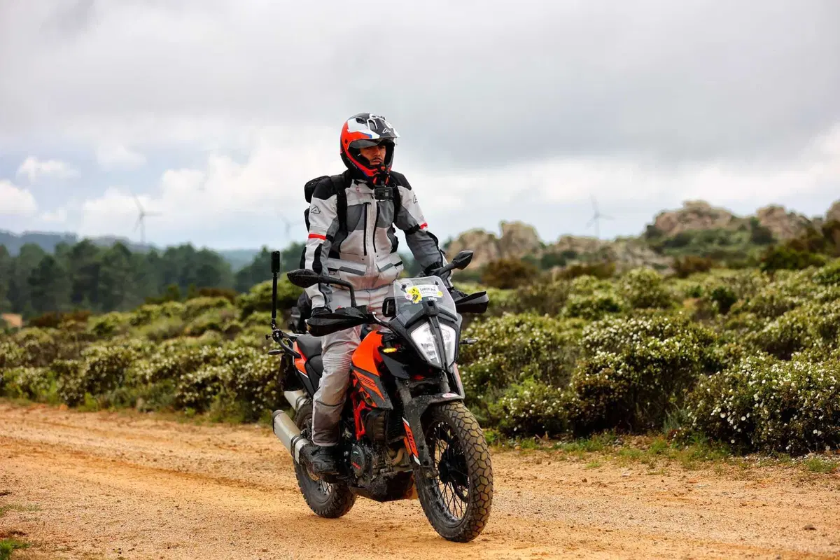 Due vent'enni sulle KTM 390 Adventure alla scoperta della Sardegna: come sarà finita? [VIDEO]
