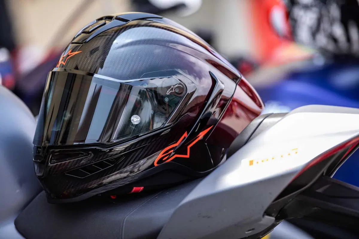 Alpinestars S-R10: Difficile cominciare meglio!