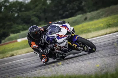 Alpinestars S-R10: difficile cominciare meglio [VIDEO e GALLERY]