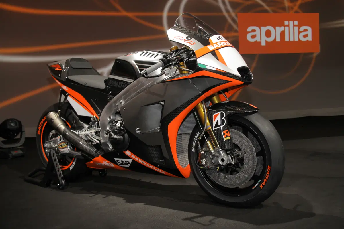 MotoGP. Aprilia svela la nuova RS-GP 2015 di Melandri e Bautista