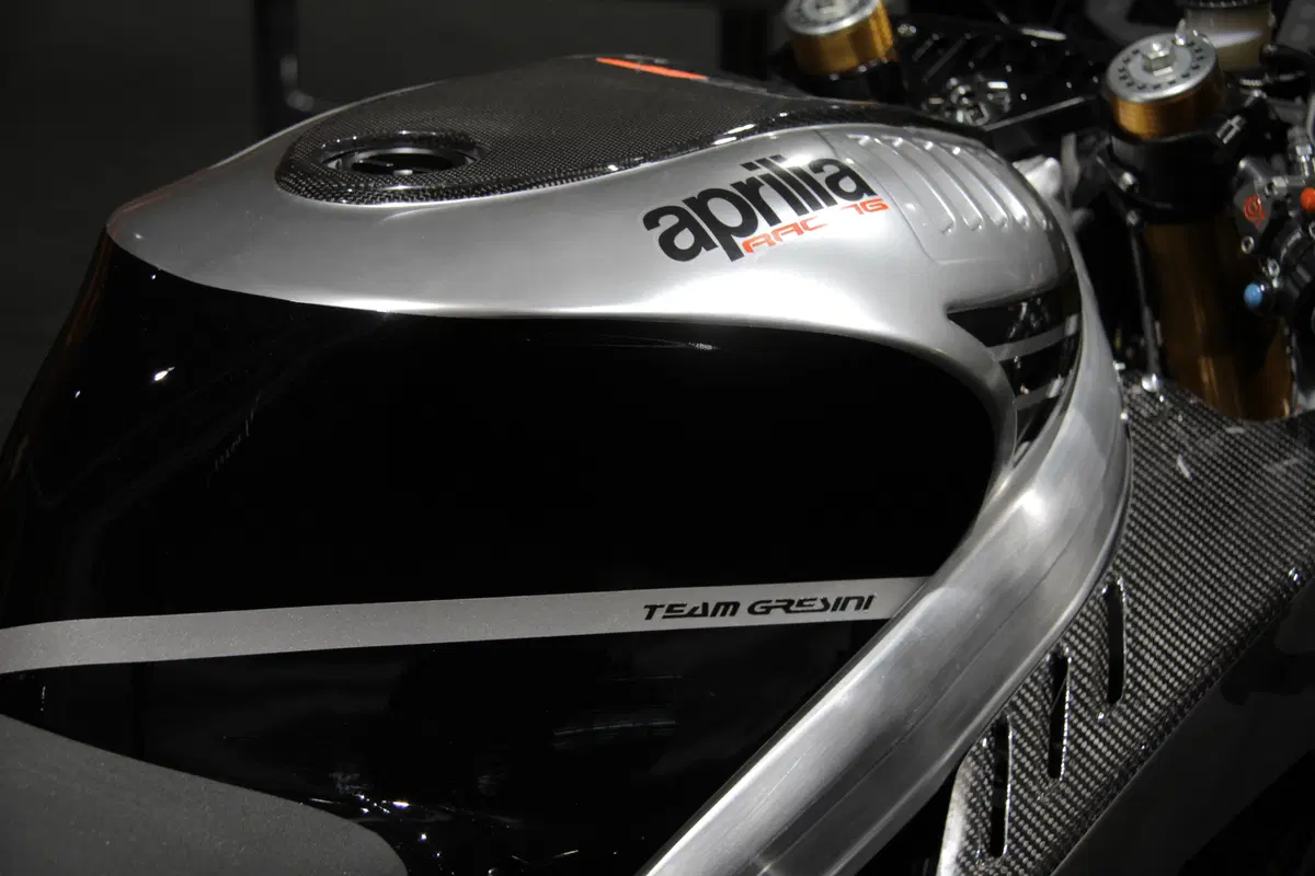MotoGP. Aprilia svela la nuova RS-GP 2015 di Melandri e Bautista (11)