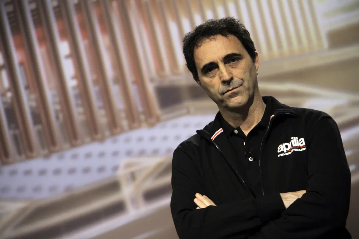 MotoGP. Aprilia svela la nuova RS-GP 2015 di Melandri e Bautista (17)