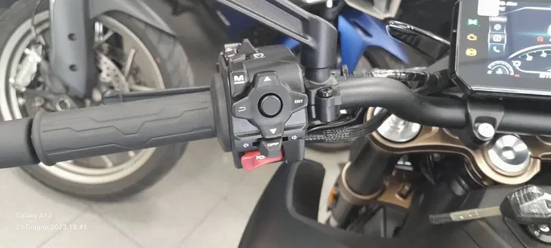 CFMOTO 800NK Sport (2023 - 26) (7)