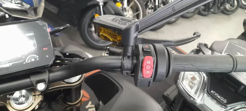 CFMOTO 800NK Sport (2023 - 26) (8)