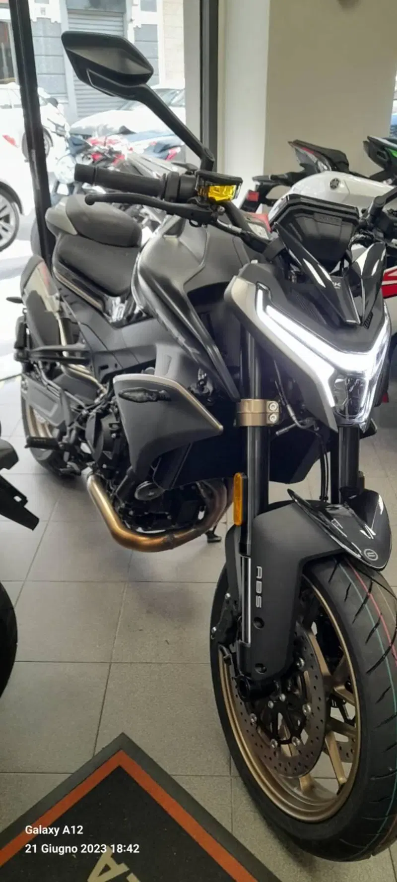 CFMOTO 800NK Sport (2023 - 26) (3)