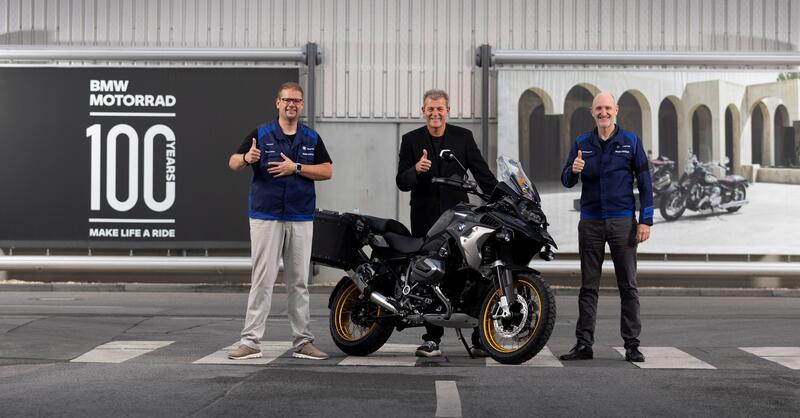 BMW sveler&agrave; la R 1300 GS il 28 settembre. E intanto si festeggia il milionesimo GS con il boxer