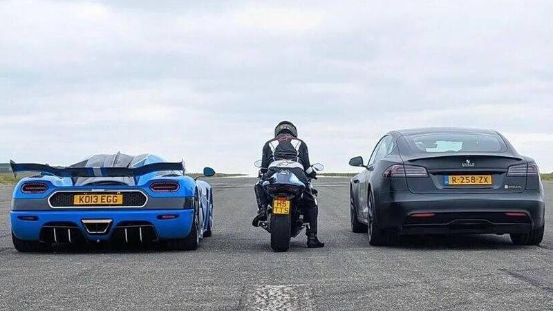 [VIDEO] Una Hayabusa da 350 cavalli contro una Koenigsegg e una Tesla Plaid. Chi vincer&agrave; la Drag Race?