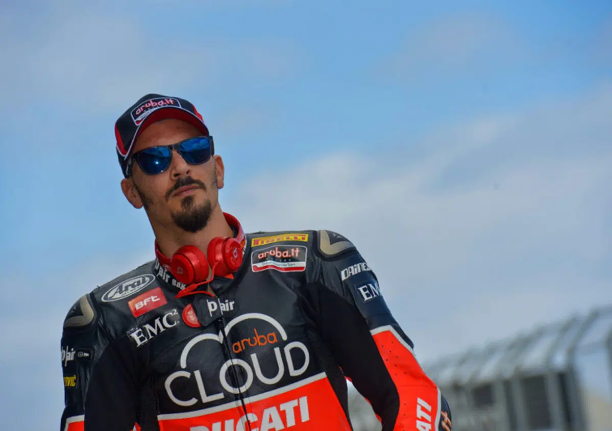 Davide Giugliano: "Vedere Troy Bayliss sulla mia moto &egrave; un onore"