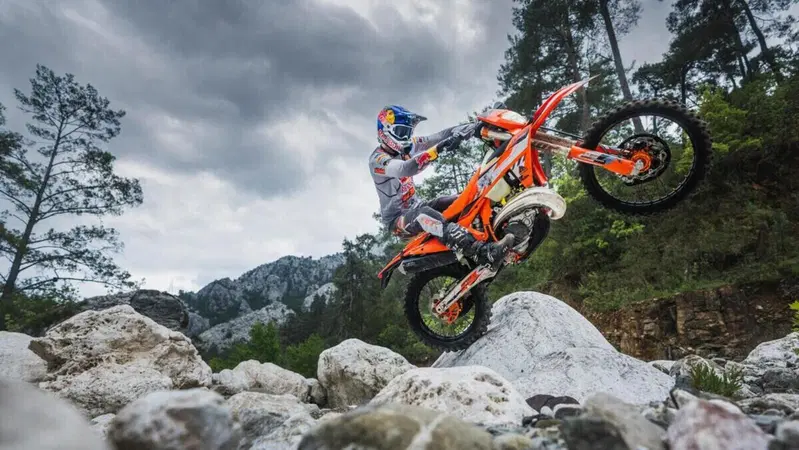 KTM presenta l'esclusiva versione EXC Hardenduro 2024