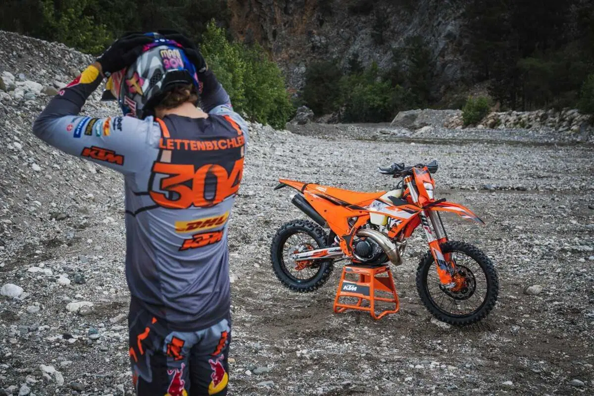 KTM presenta l'esclusiva versione EXC Hardenduro 2024 (7)