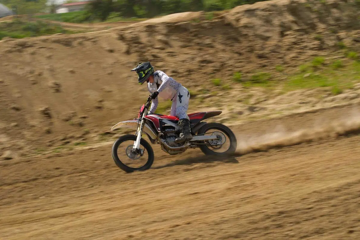 FANTIC XXF 450 TEST ESCLUSIVO: è la migliore moto da cross per correre oggi? (7)