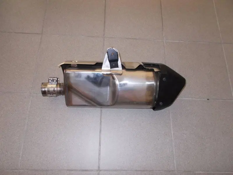 Terminale scarico originale Honda Africa Twin (2)