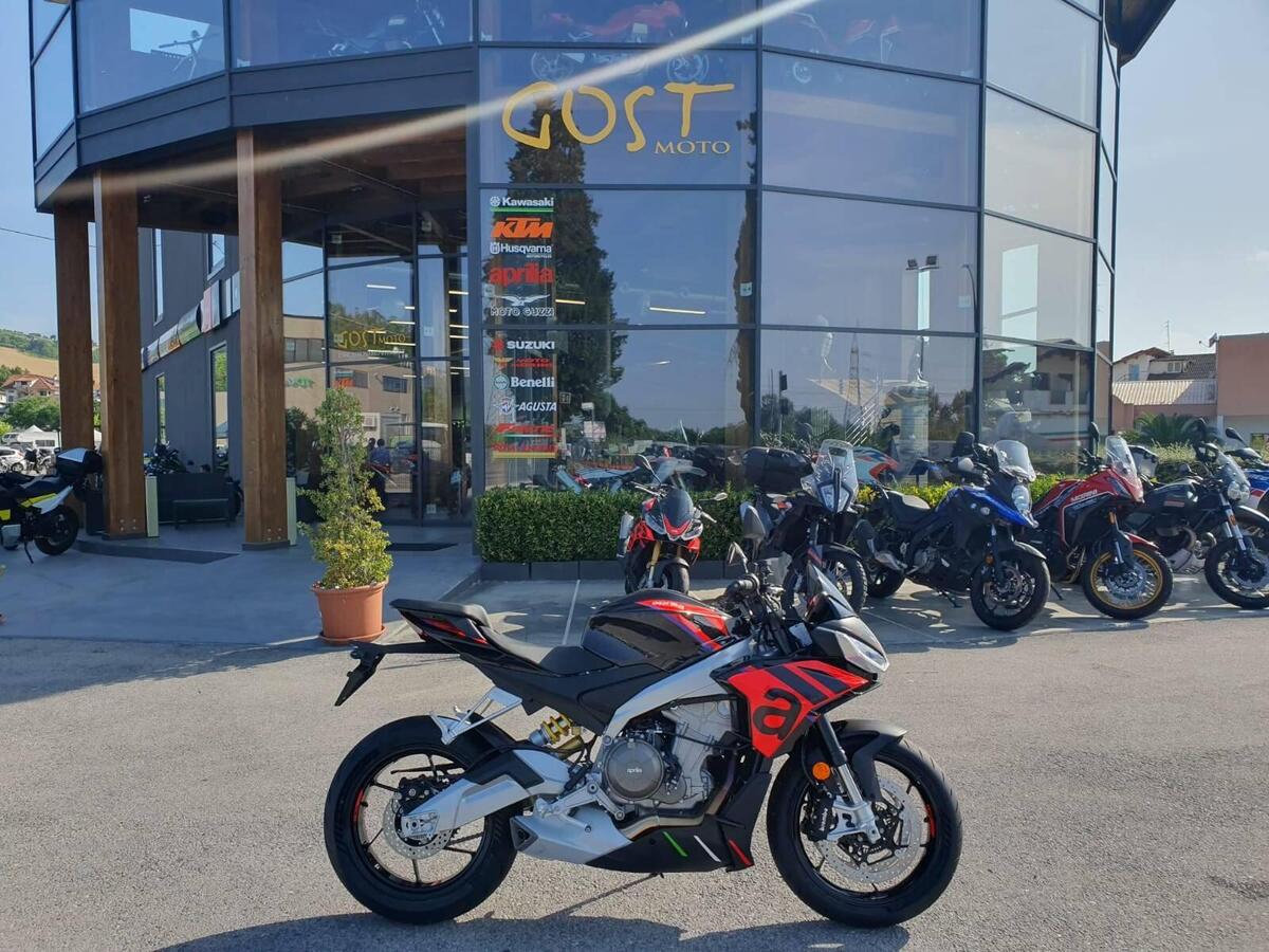 Vendo Aprilia Tuono Factory Nuova A Chieti Codice