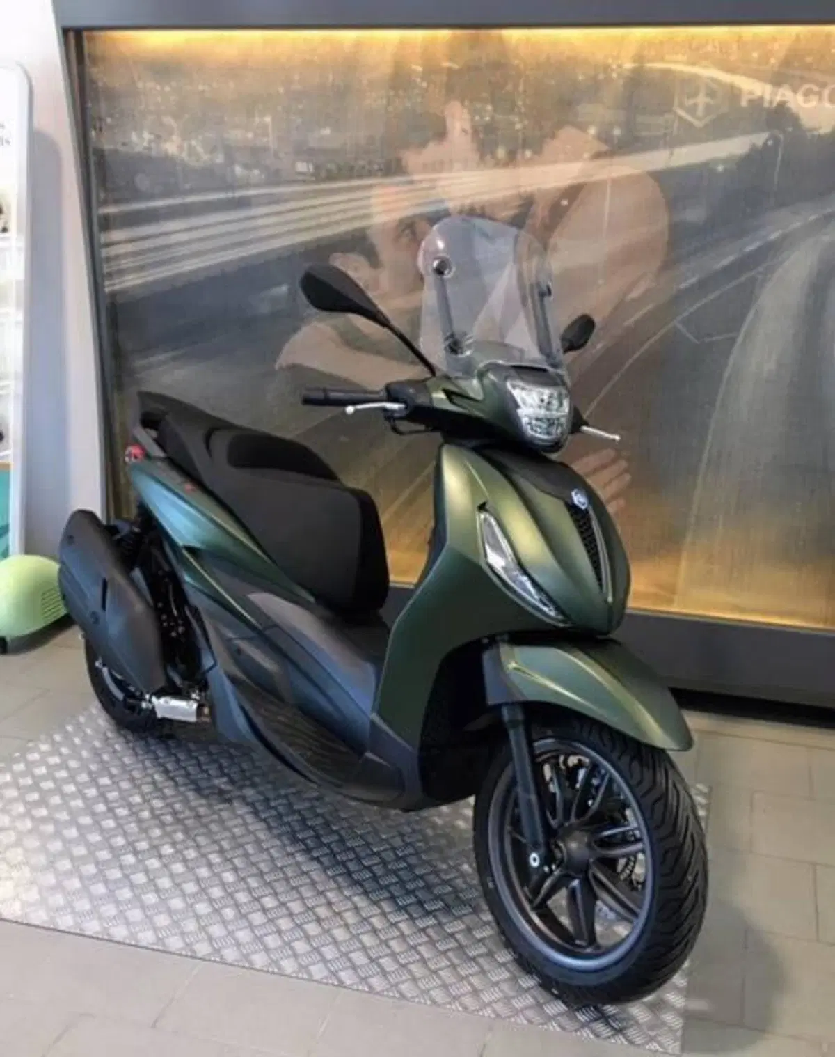 Piaggio Beverly 400 S (2025 - 26) (3)
