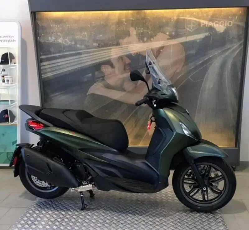 Piaggio Beverly 400 S (2025 - 26) (4)