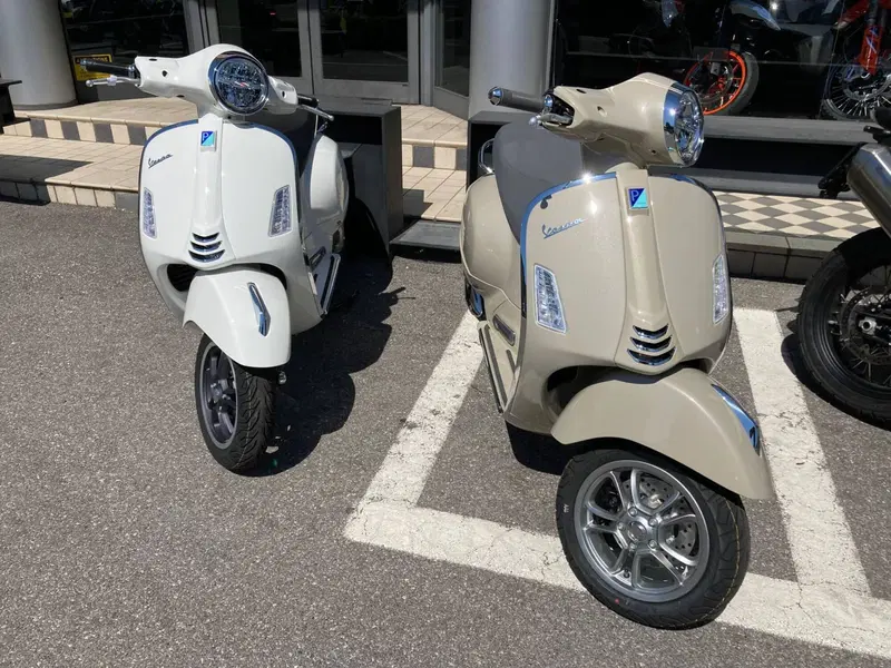 Vespa GTS 300 Super (2023 - 24)