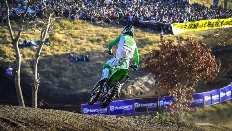 MXGP 2023. GP di Indonesia a Sumbawa. Romain Febvre in MXGP, tripletta belga in MX2 ma il nostro Andrea Adamo continua ad essere lass&ugrave;